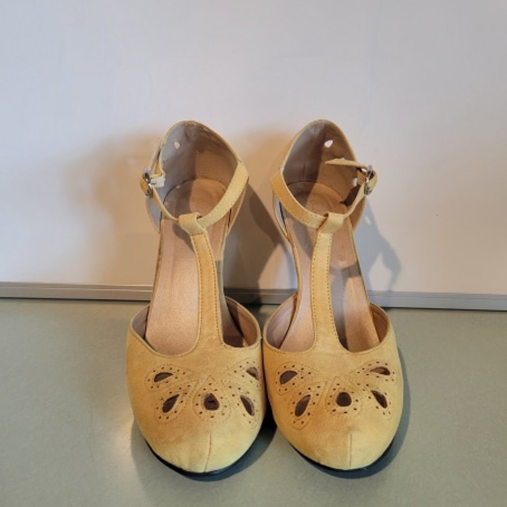 Graham Street Shoe Co. High heel pump